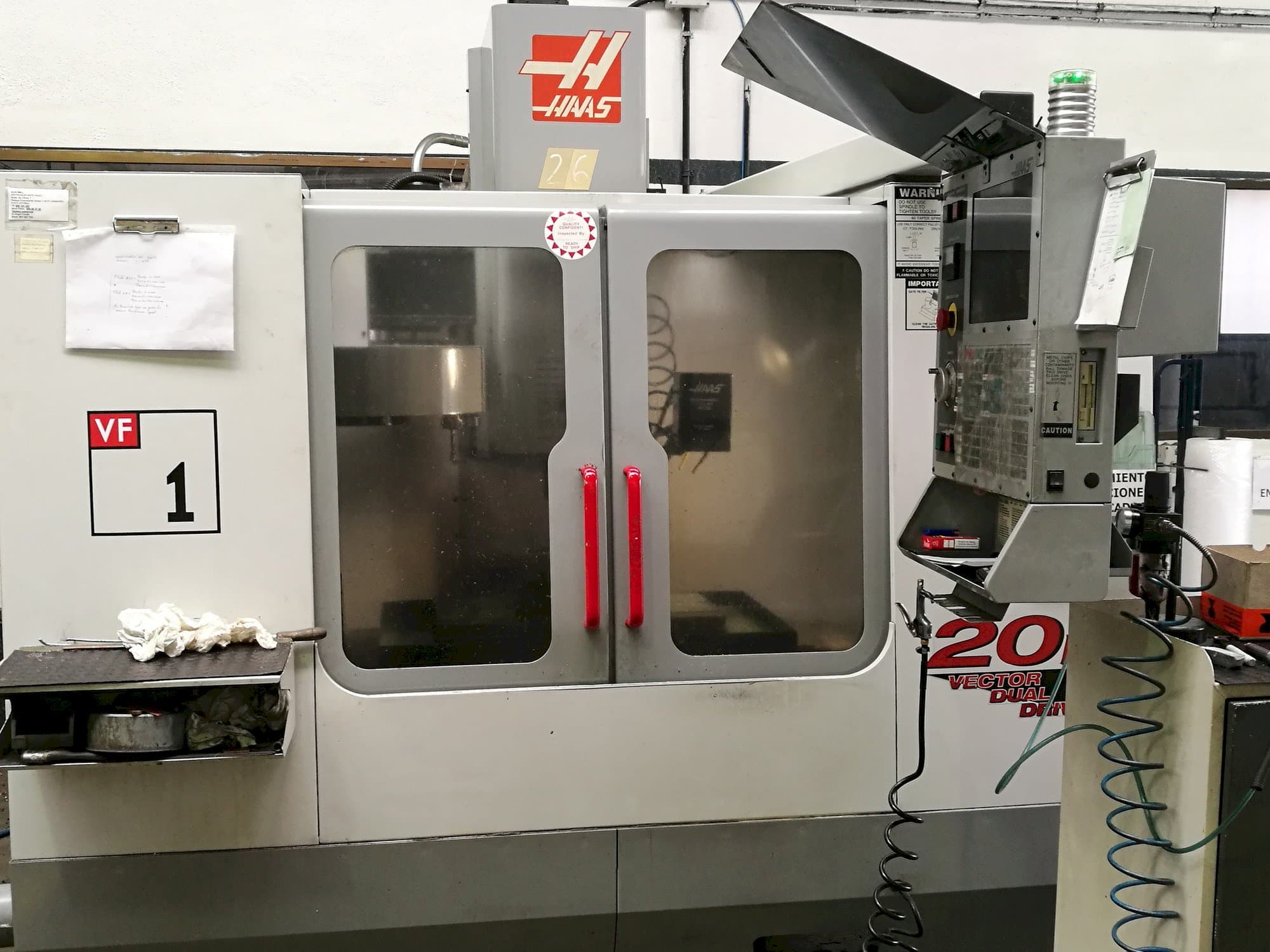 Vooraanzicht  van HAAS VF 1  machine