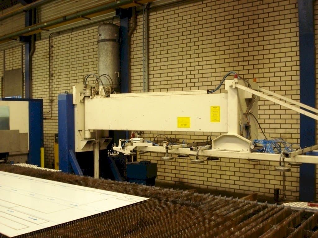 Vooraanzicht  van TRUMPF Loadmaster  machine