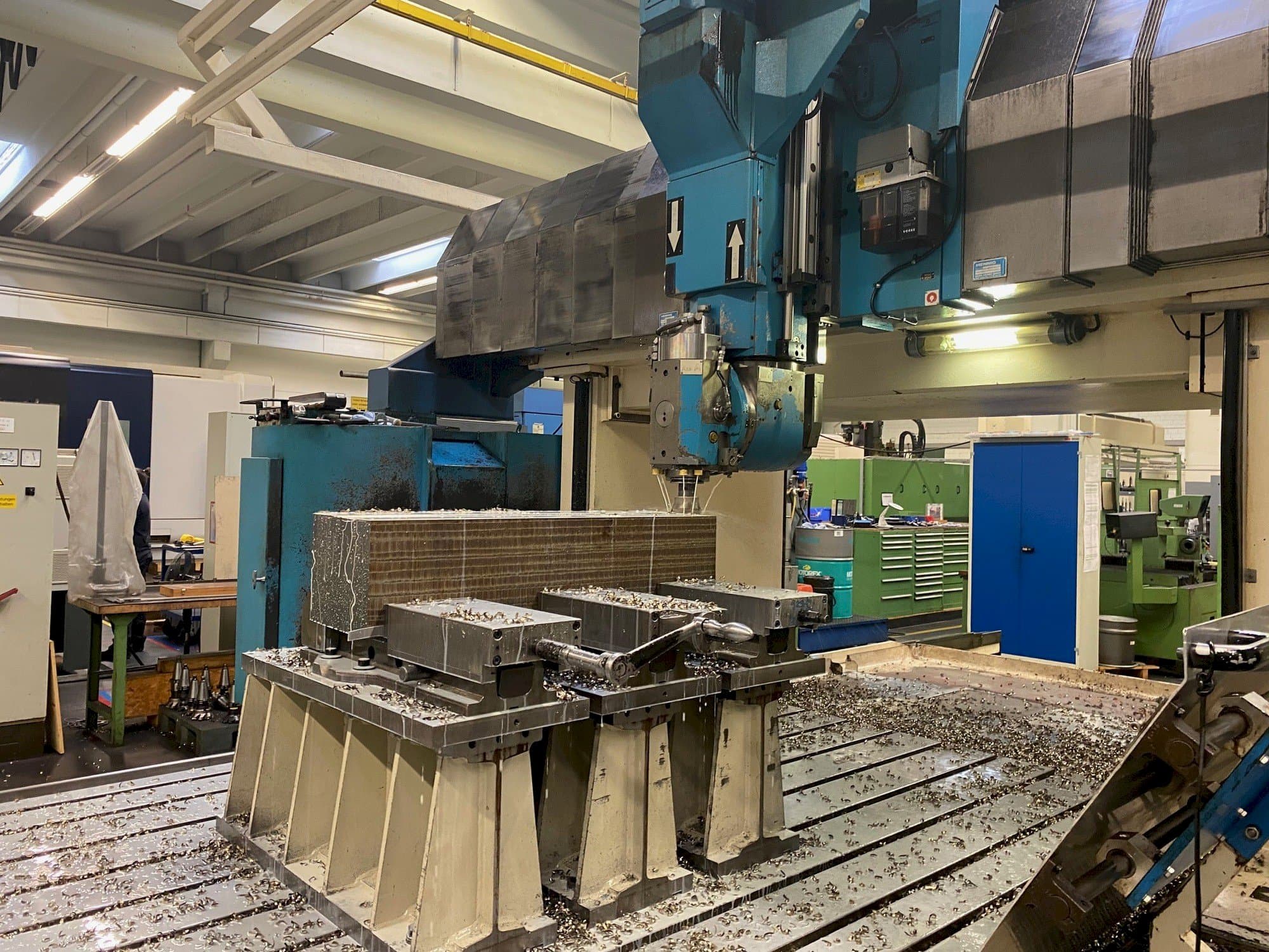 Vooraanzicht  van Forest Line Seramill 240  machine