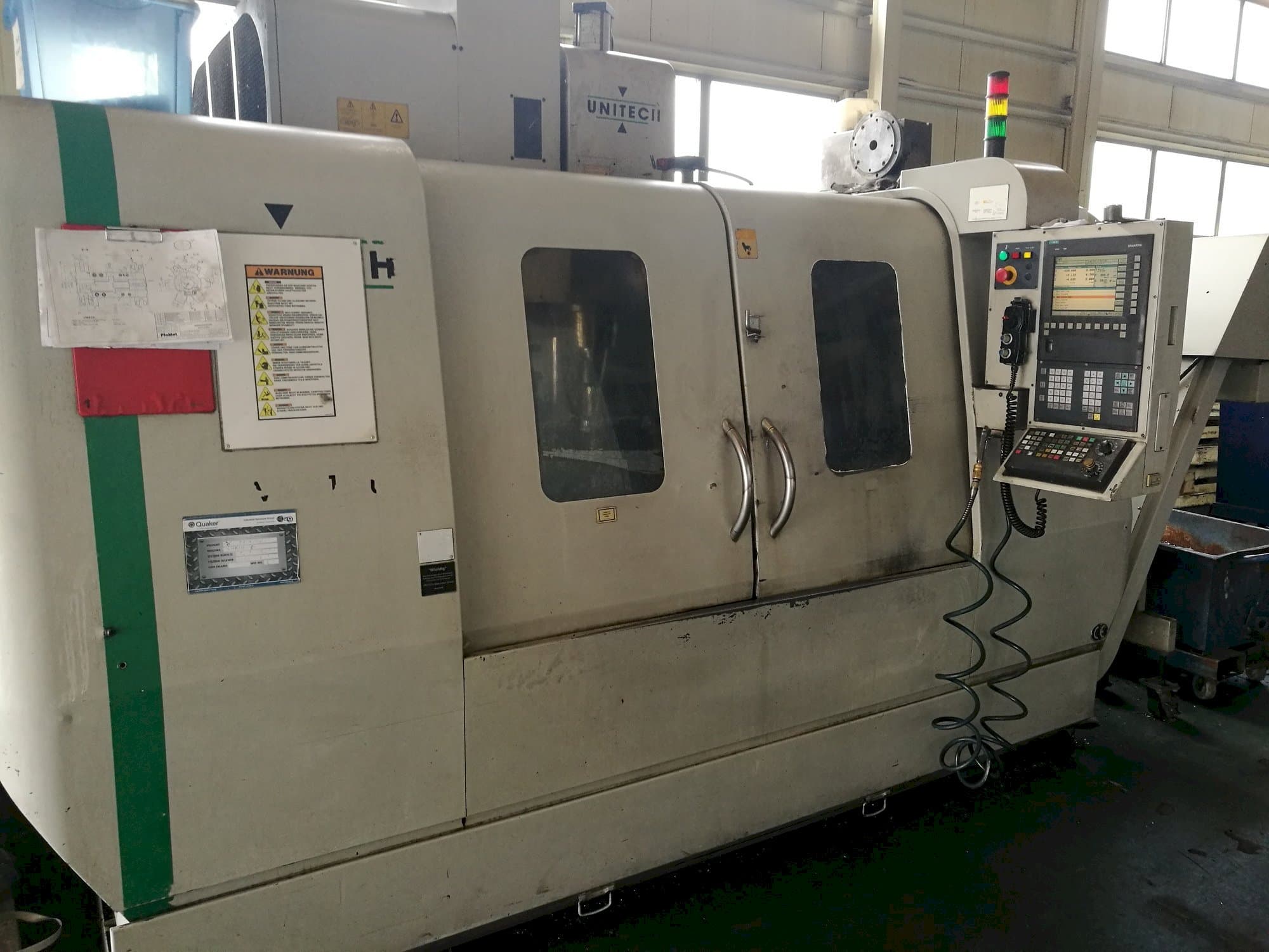 Vooraanzicht  van UNITECH VMC-1250P3  machine