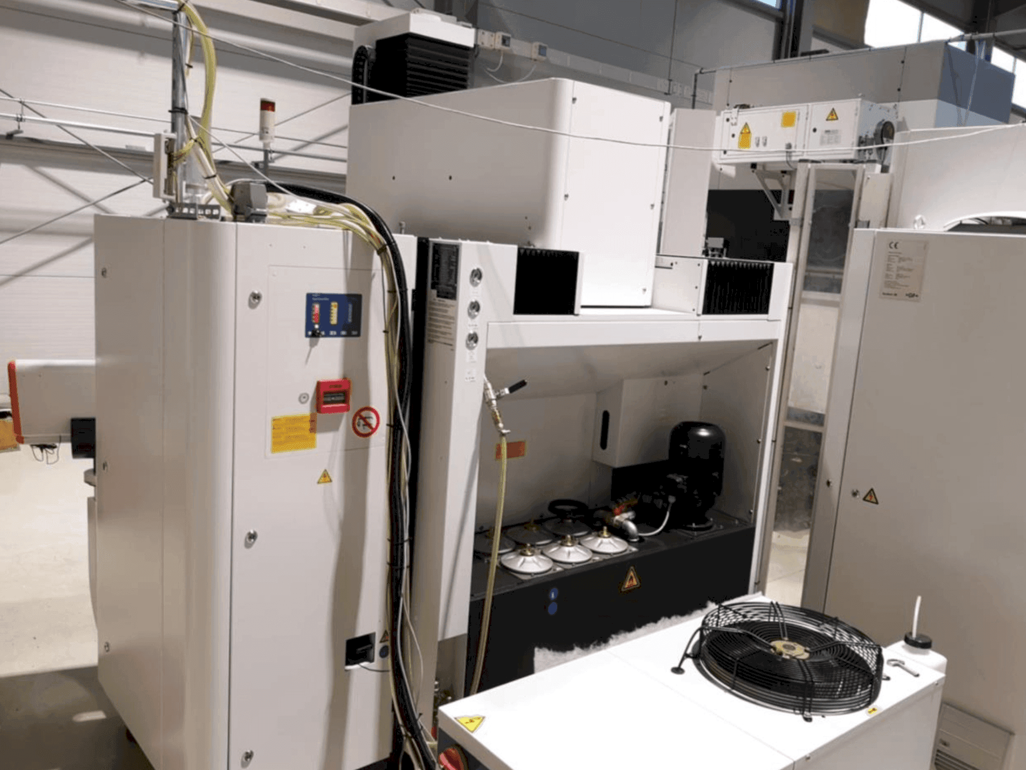 Vooraanzicht  van AgieCharmilles FORM P 600  machine