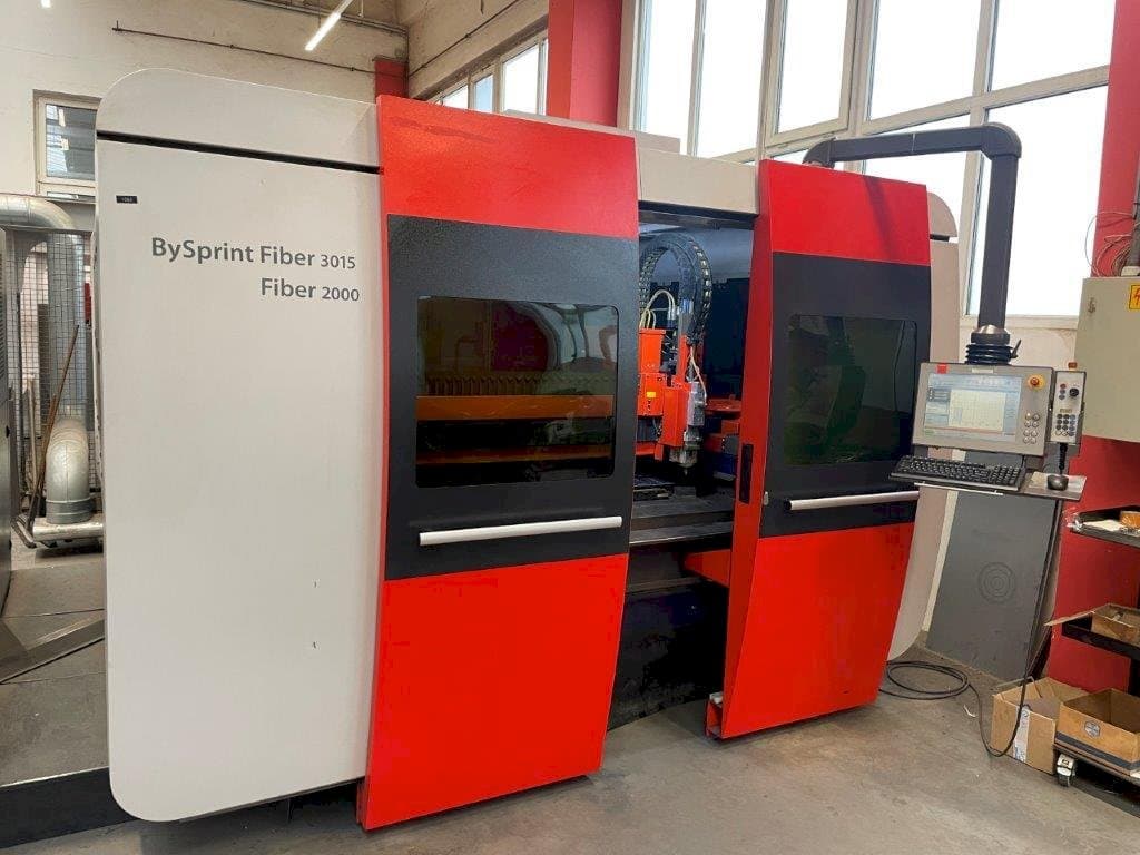 Linkerzijdeaanzicht  van Bystronic BySprint Fiber 3015  machine
