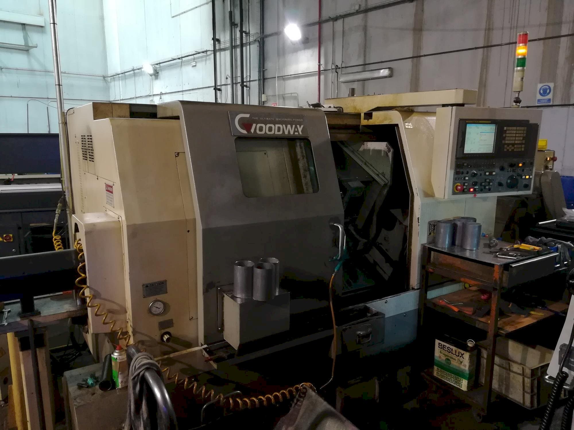 Vooraanzicht  van Goodway GS 200  machine