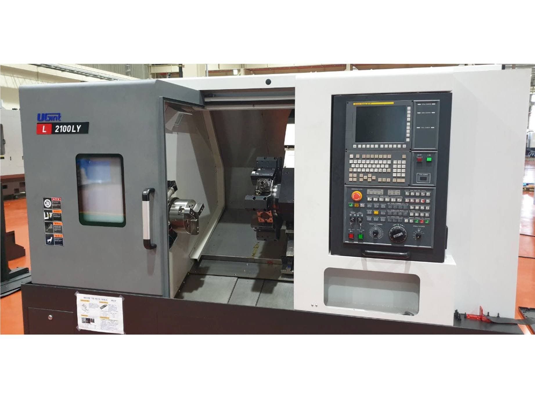 Vooraanzicht  van UGINT L2100LY  machine