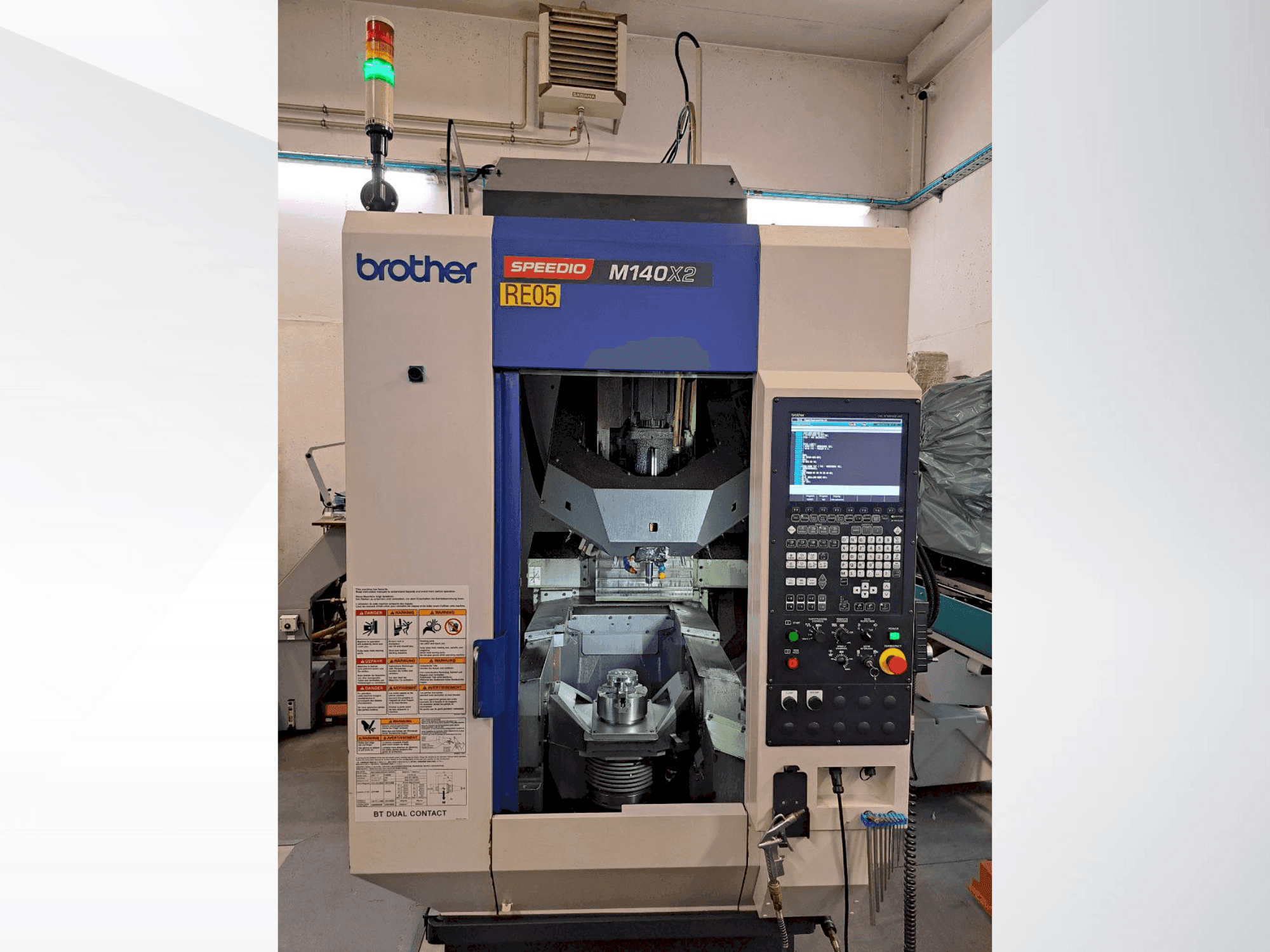 Vooraanzicht  van Brother SPEEDIO M140X2  machine