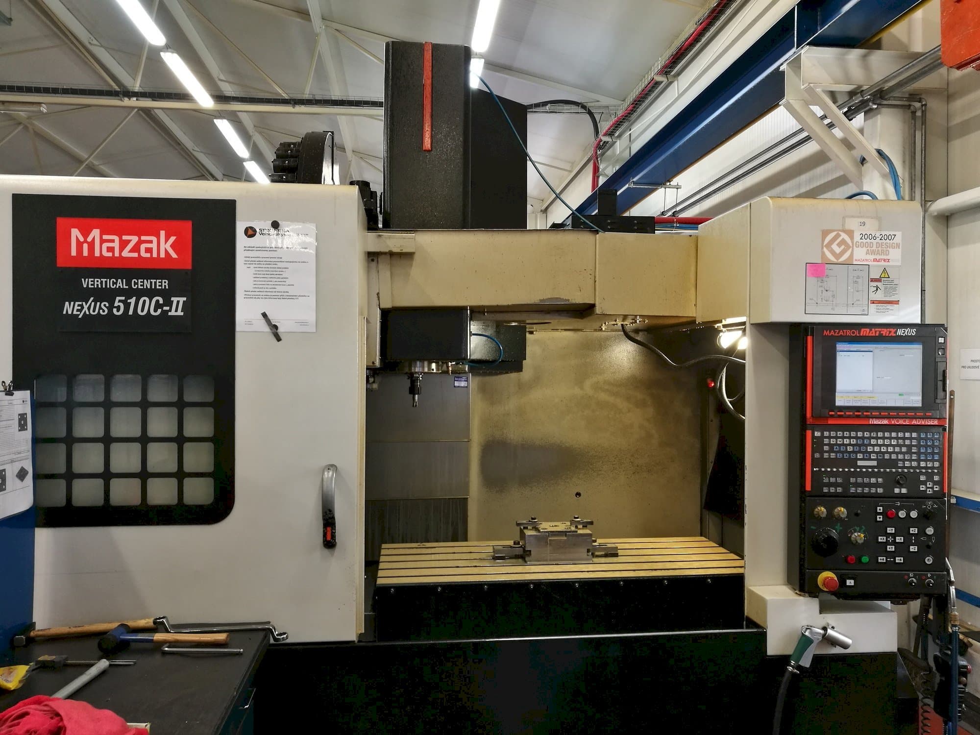 Vooraanzicht  van Mazak VC Nexus 510C-II  machine