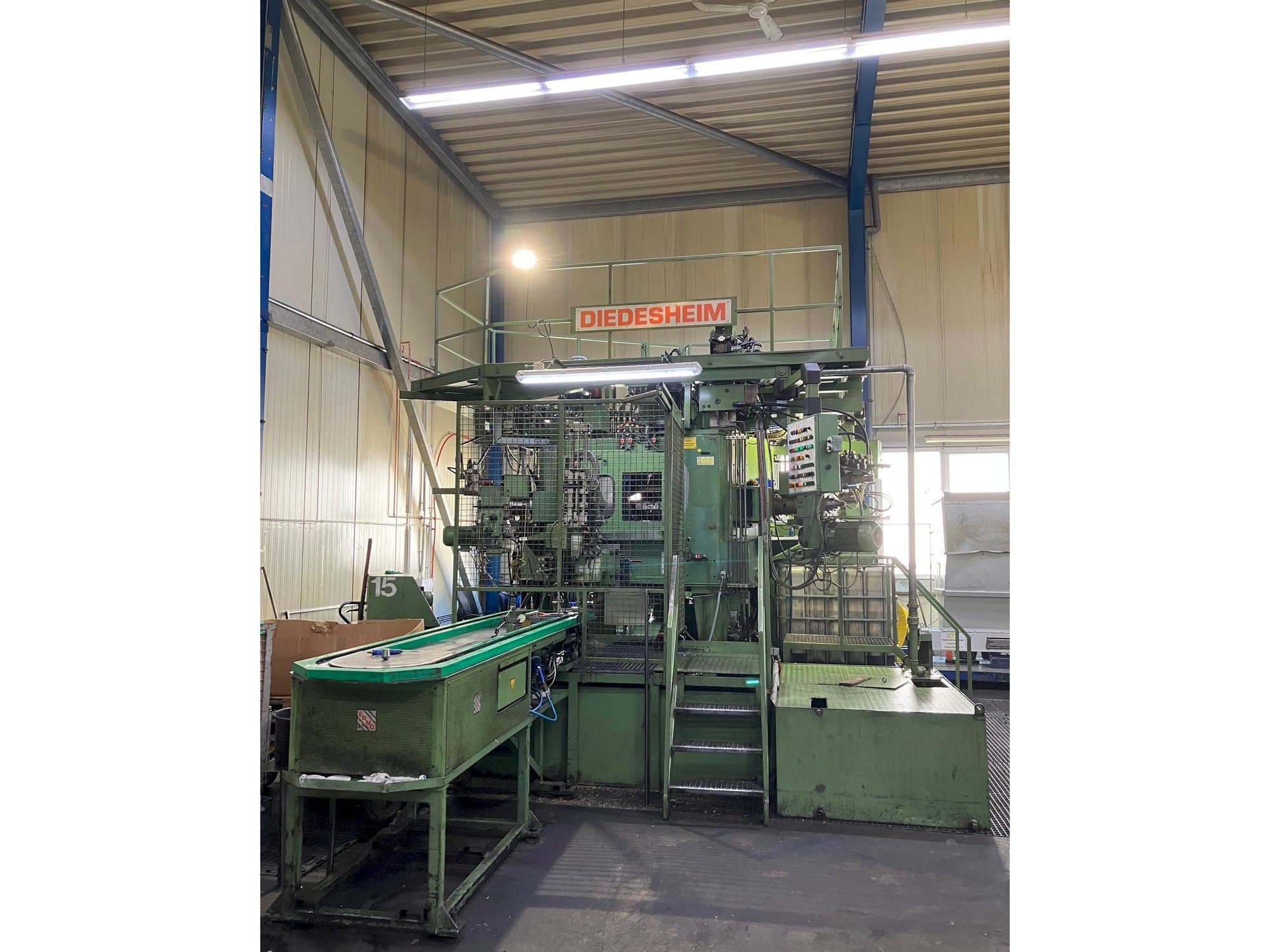 Vooraanzicht  van DIEDESHEIM Diamat 70-6  machine