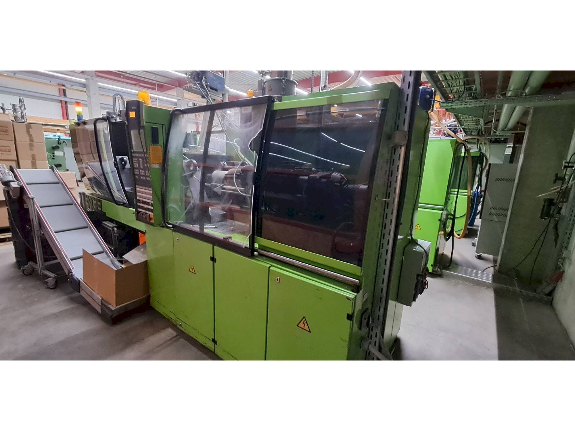 Vooraanzicht  van Engel ES 330/110 HL  machine