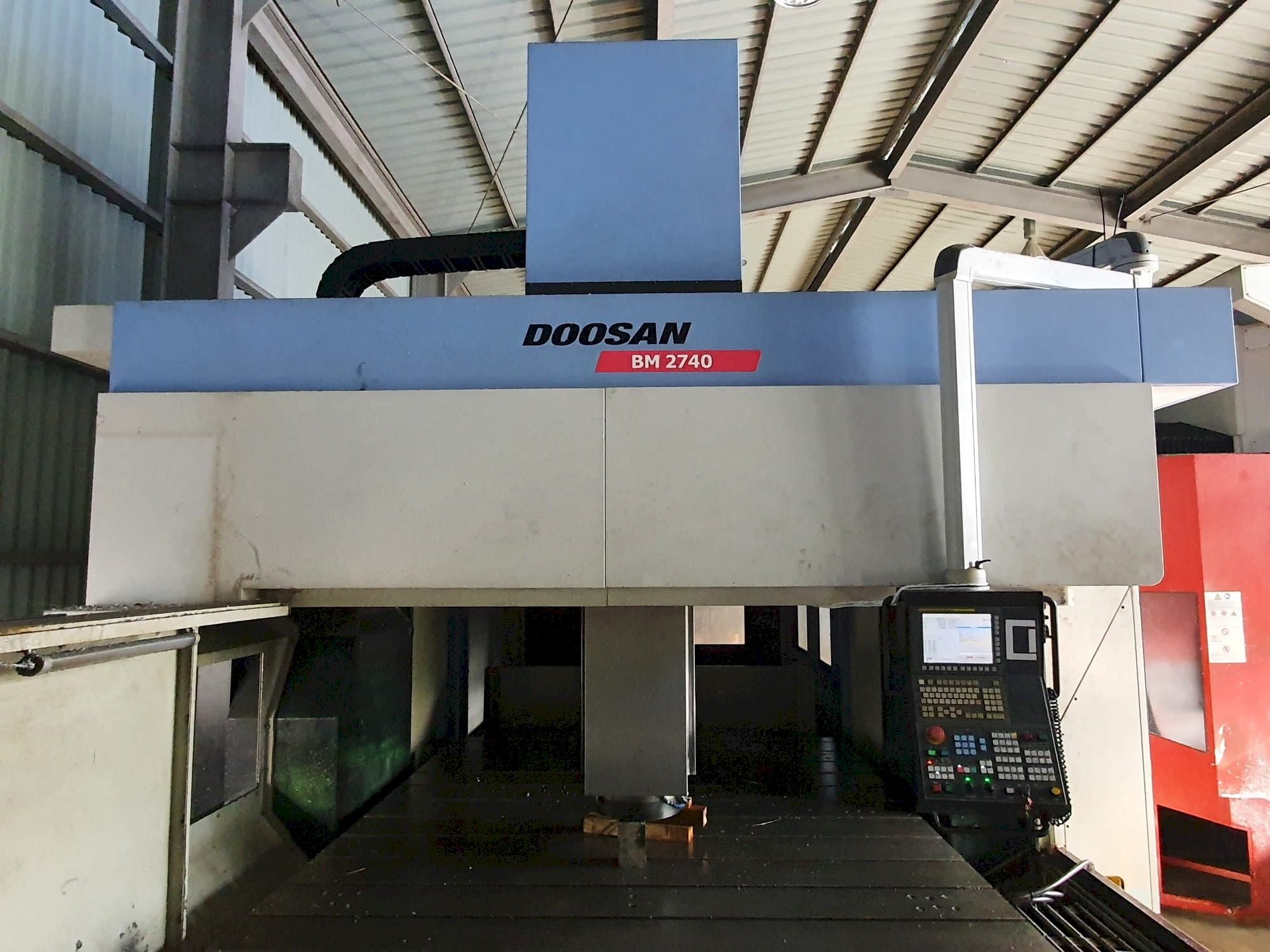 Vooraanzicht  van Doosan BM2740  machine