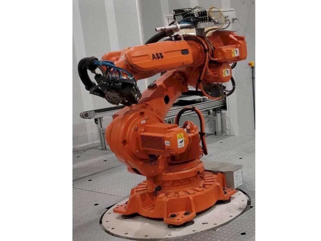 Vooraanzicht  van ABB IRB 6620-150/2.2  machine