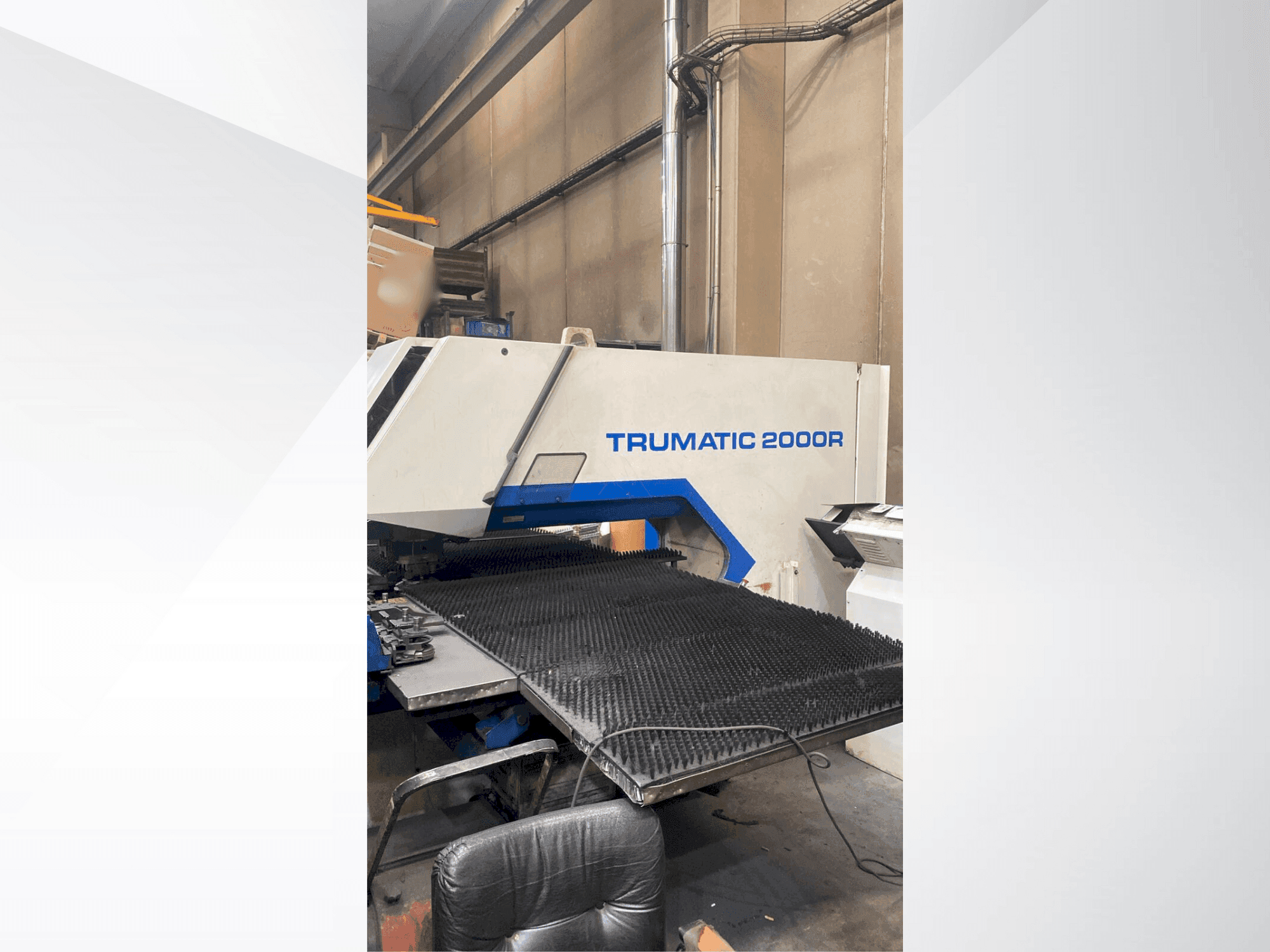 Vooraanzicht  van TRUMPF TC2000R  machine