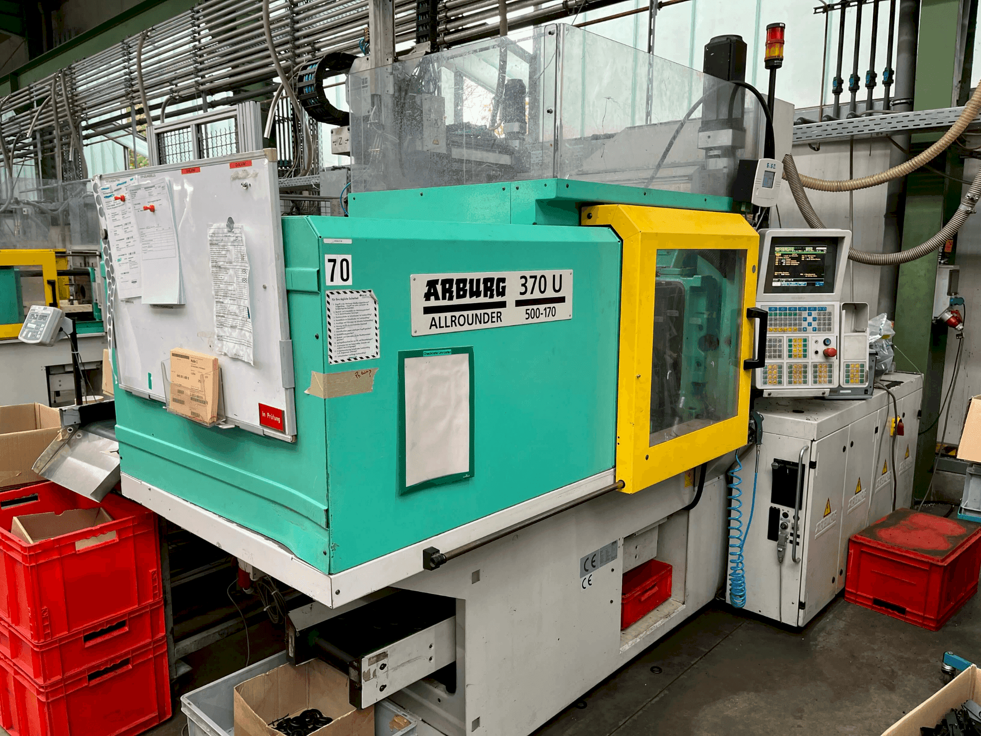 Vooraanzicht  van Arburg Allrounder 370-50 U  machine