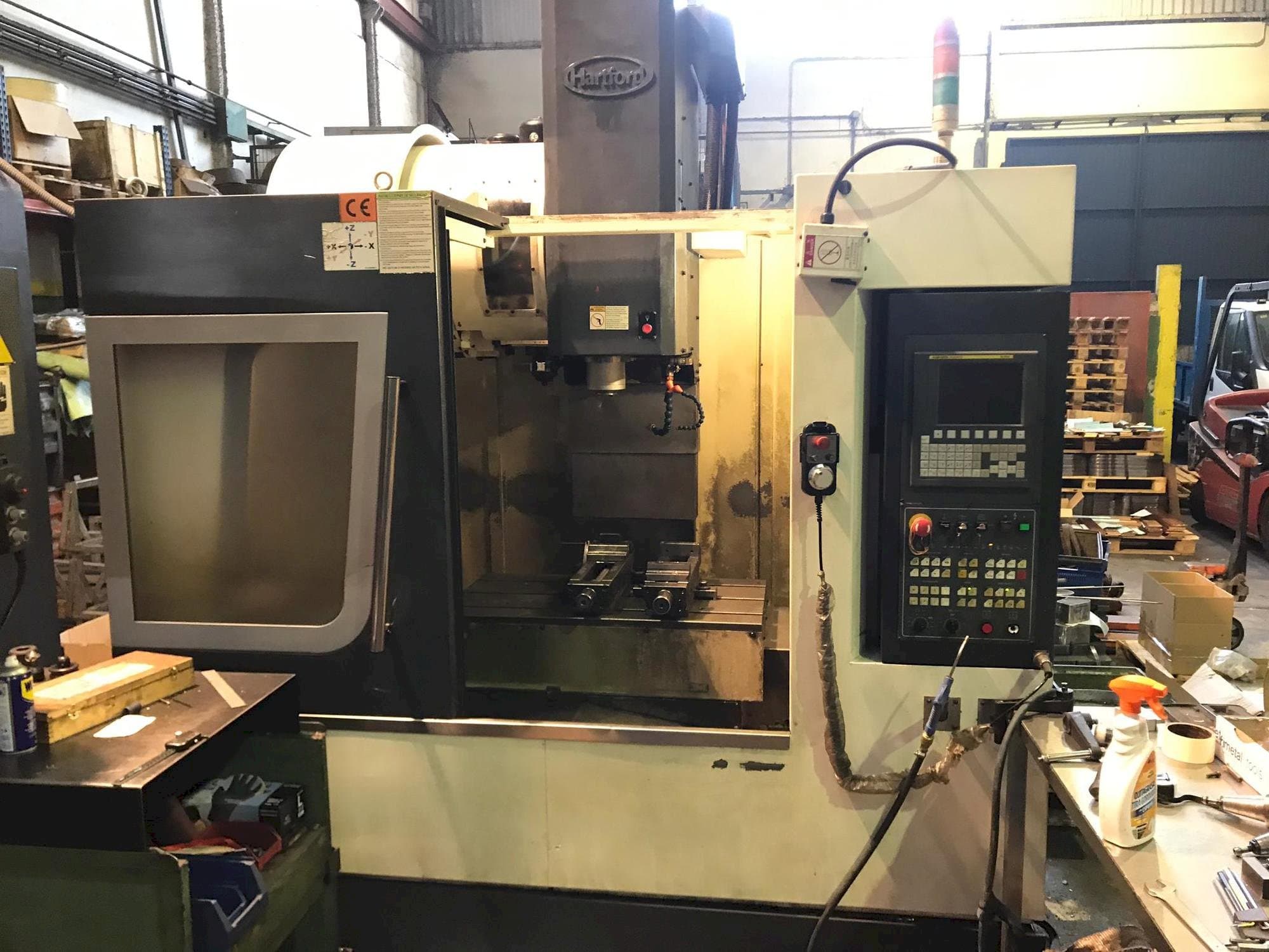 Vooraanzicht  van Hartford LG-800  machine