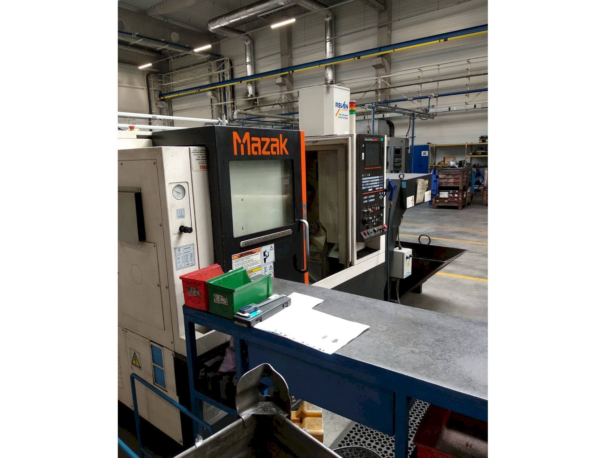 Vooraanzicht  van Mazak Quick Turn Smart 100 S  machine