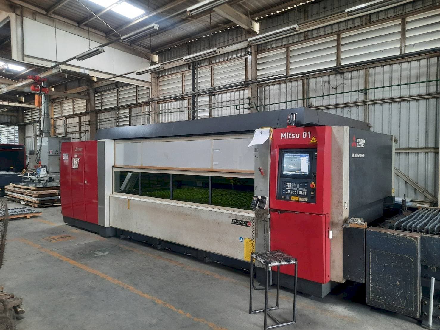 Vooraanzicht  van Mitsubishi ML3015eX F60  machine