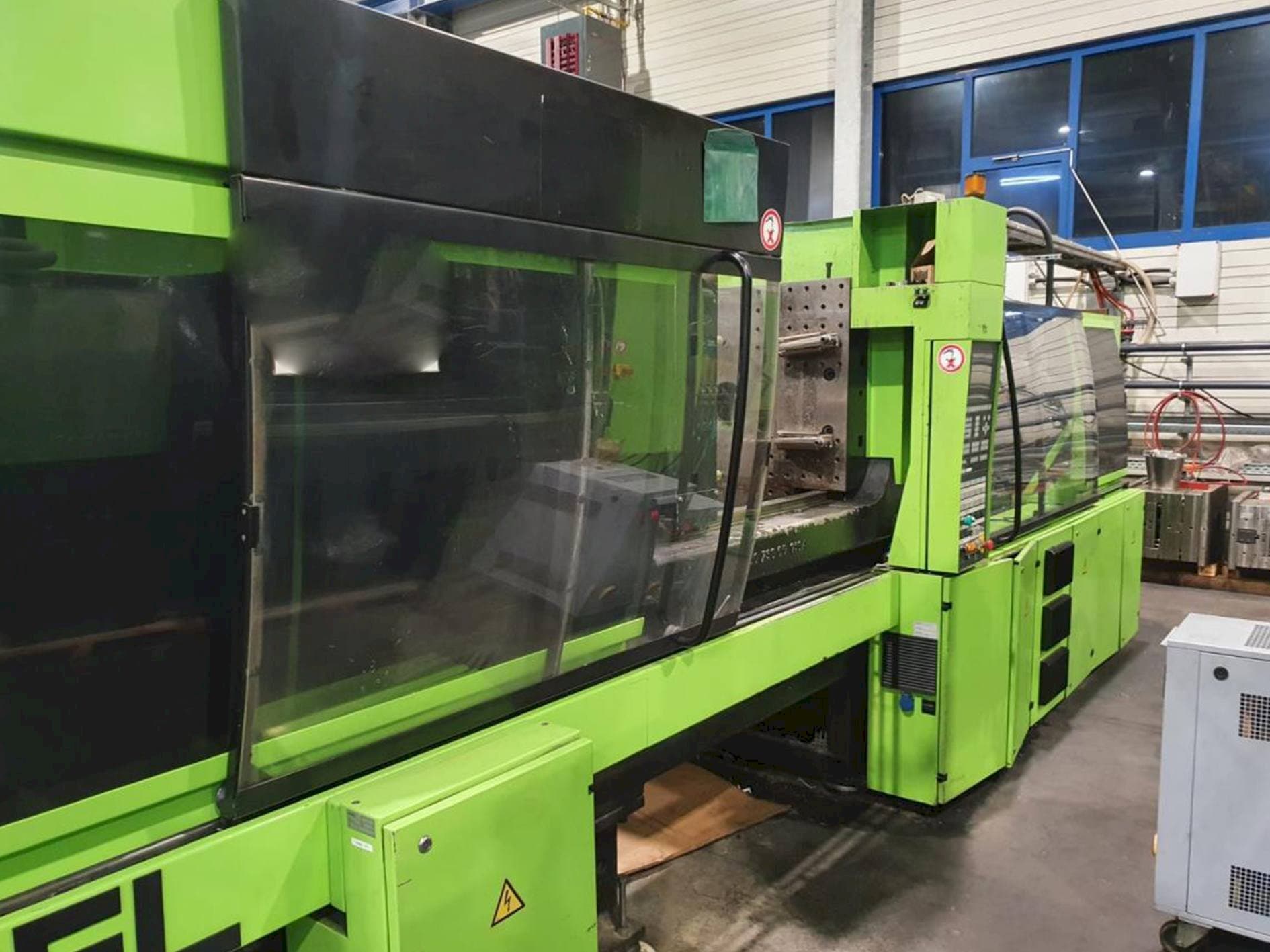 Vooraanzicht  van ENGEL Es 1350/250 Hl  machine