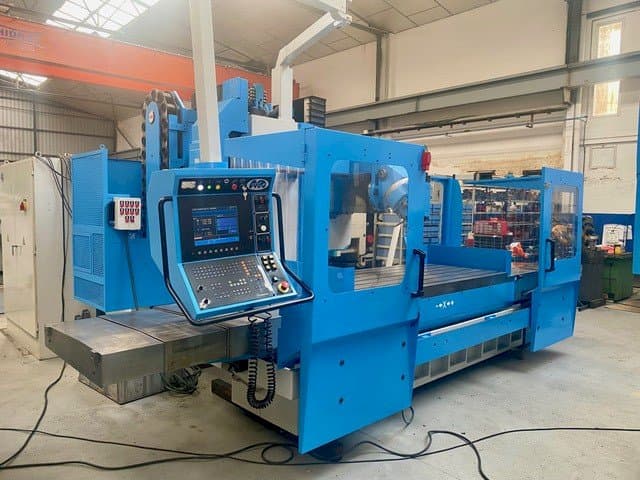 Vooraanzicht  van MTE BF 2200  machine