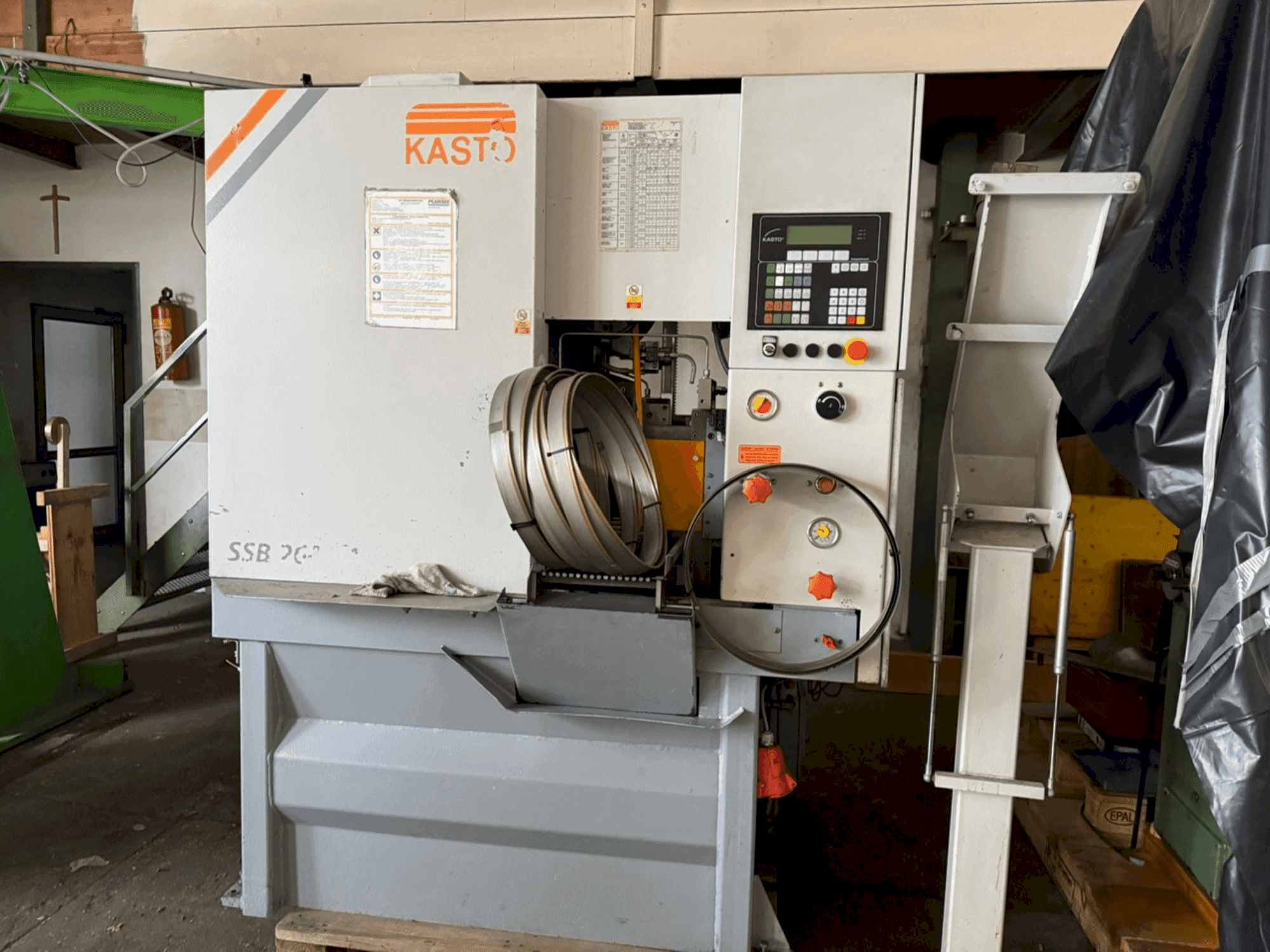 Vooraanzicht  van KASTO SSB 260 VA-CC-CNC  machine