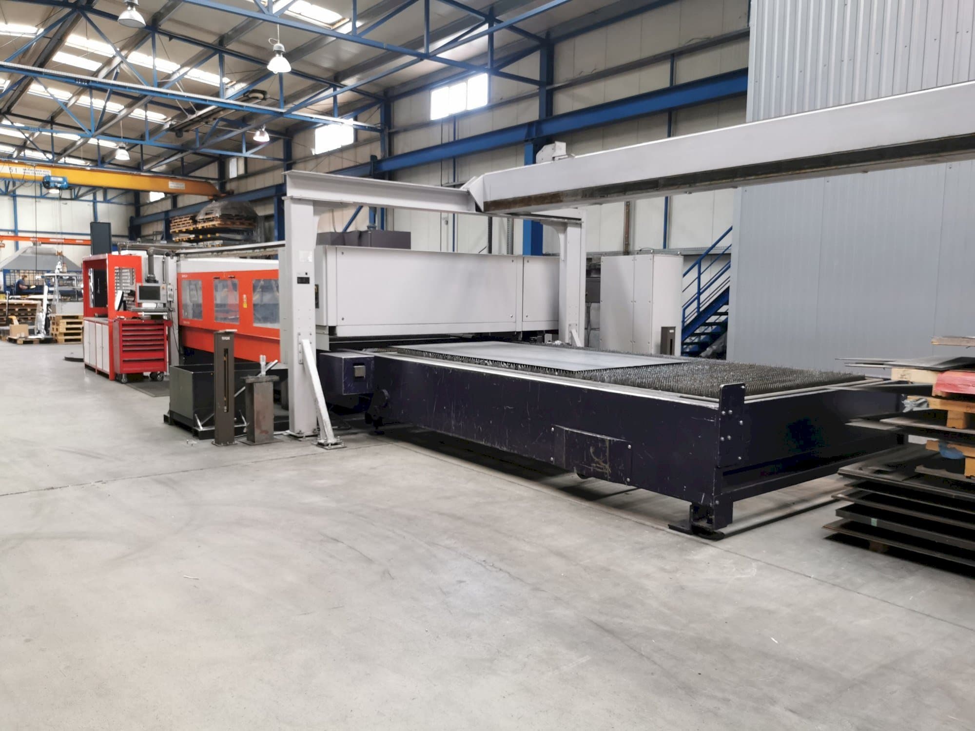 Vooraanzicht  van Bystronic Bystar 4020  machine