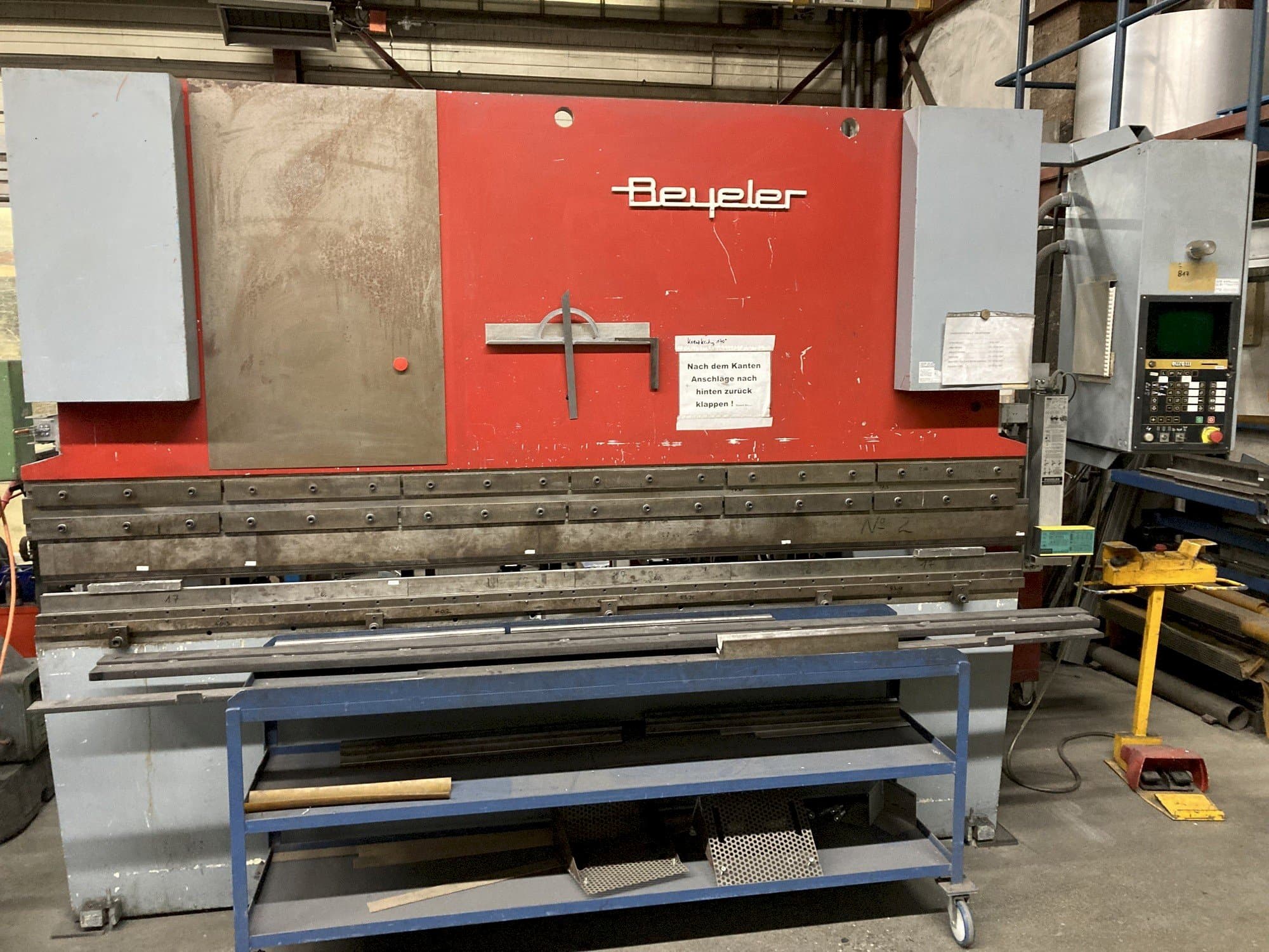 Vooraanzicht  van BEYELER M3  machine