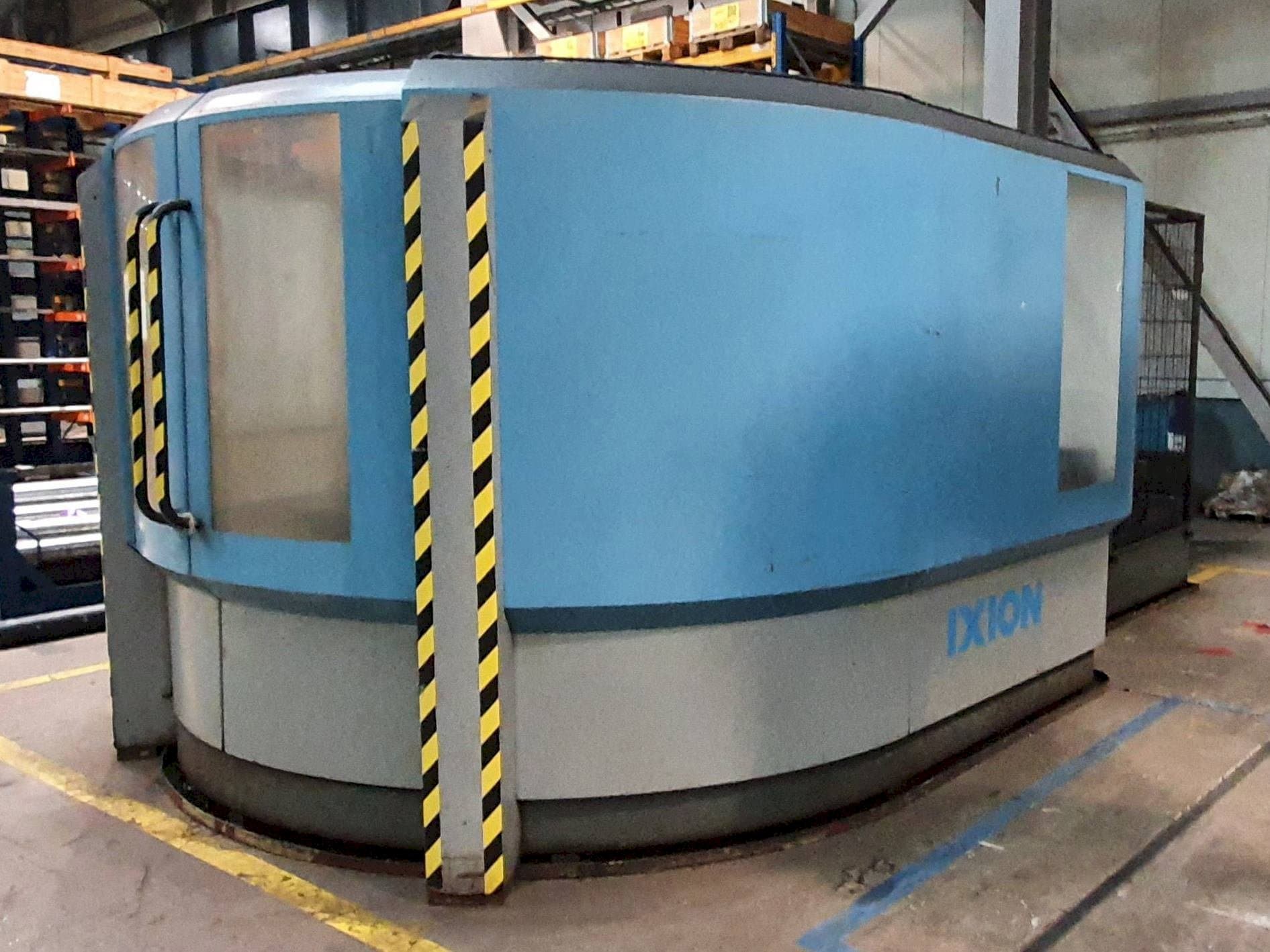 Vooraanzicht  van IXION TL1004  machine