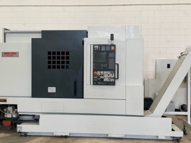 Vooraanzicht  van MORI SEIKI NL 3000Y/700  machine
