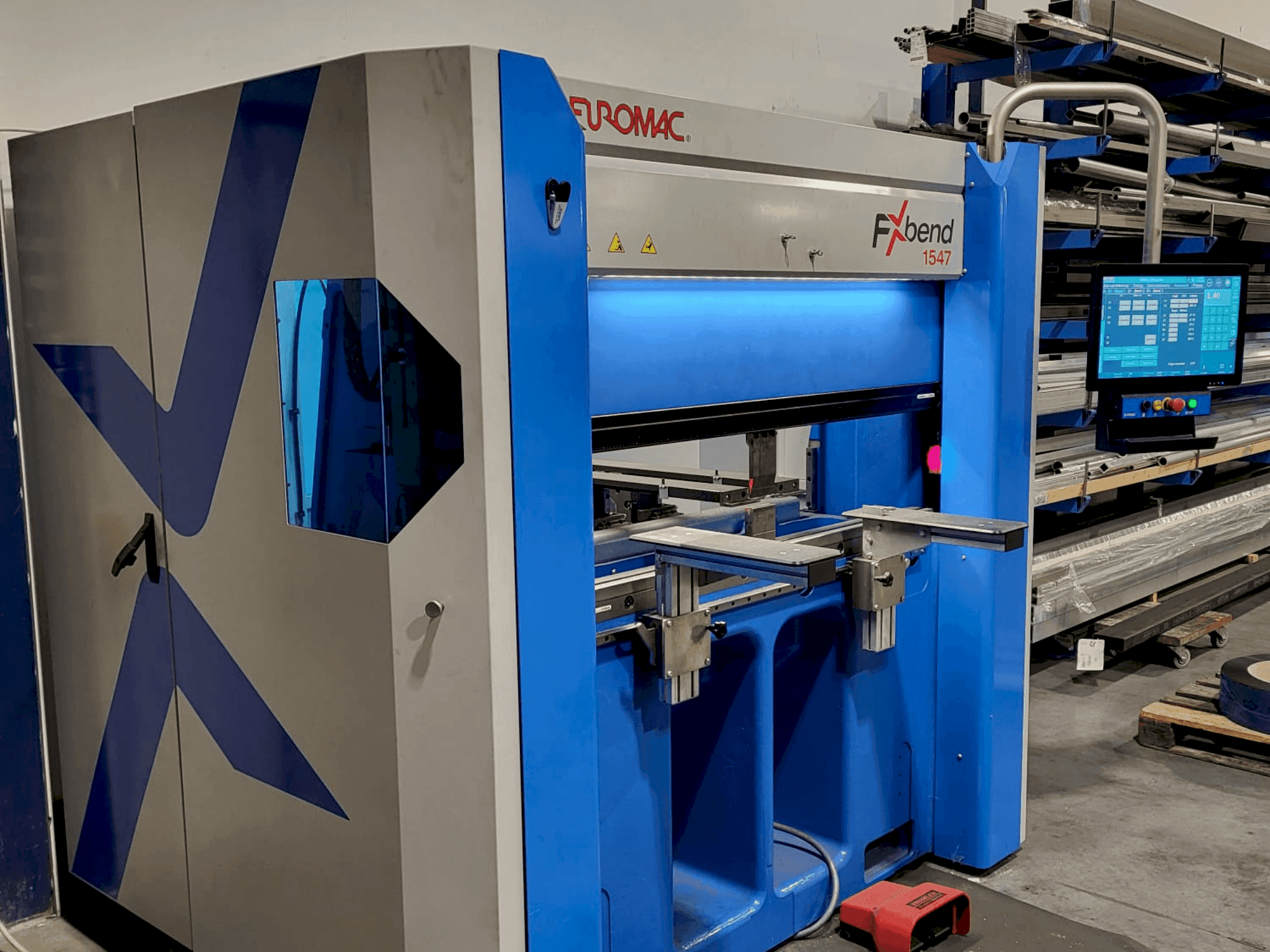 Vooraanzicht  van Euromac FXbend 1547  machine