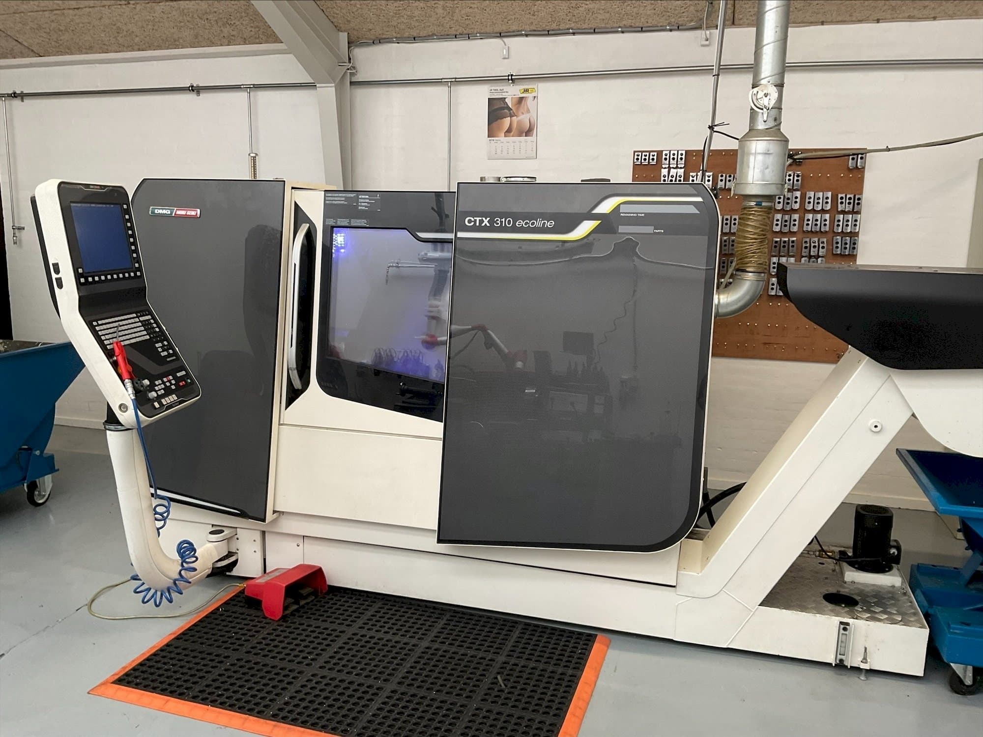 Vooraanzicht  van DMG MORI CTX 310 ecoline  machine