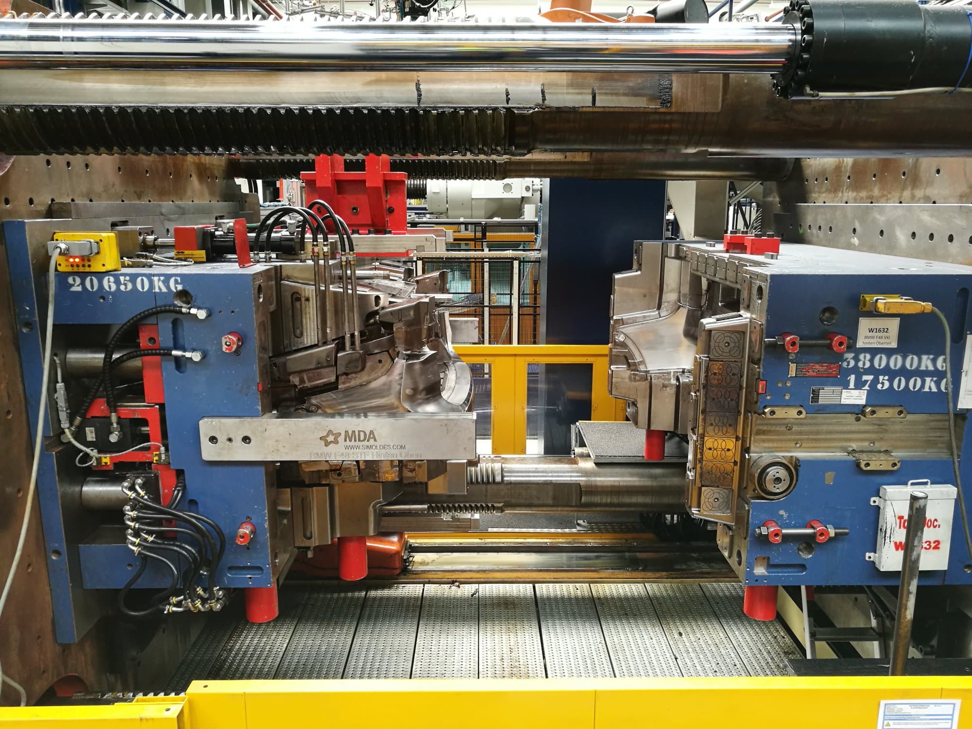 Vooraanzicht  van Husky E 3650 RS 170/155 machine