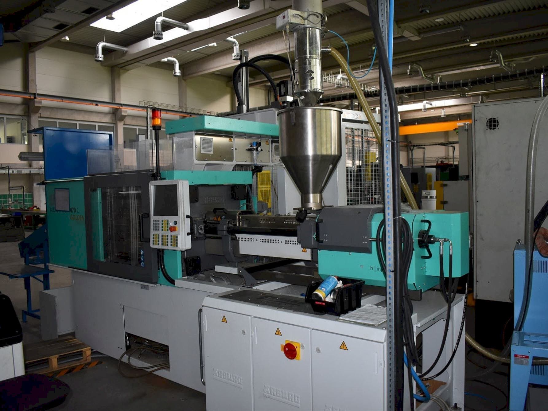 Vooraanzicht  van Arburg ALLROUNDER 470 C 1500 - 400  machine