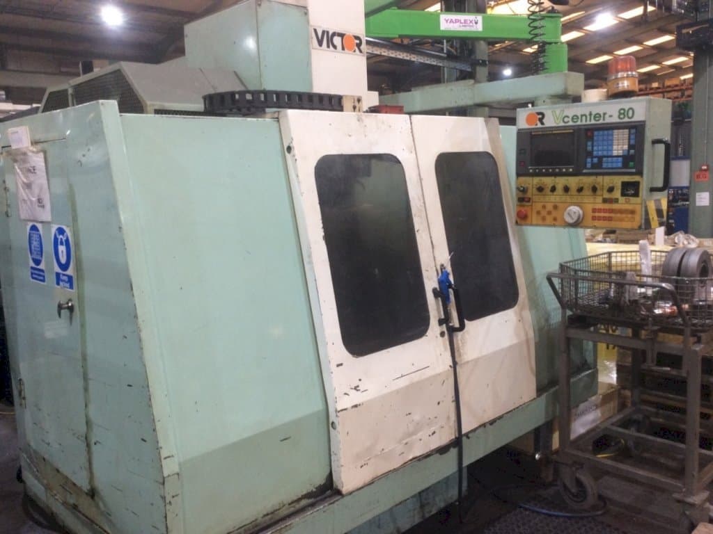 Vooraanzicht  van Victor V Centre-80  machine