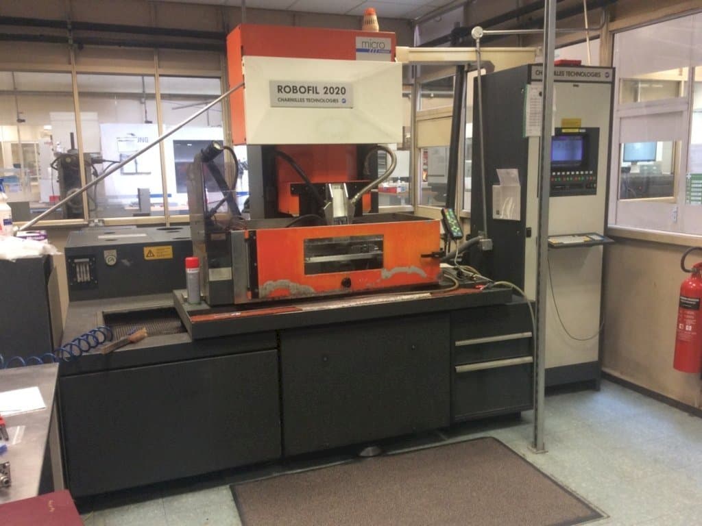 Vooraanzicht  van CHARMILLES Technologies Robofil 2020 - 1  machine