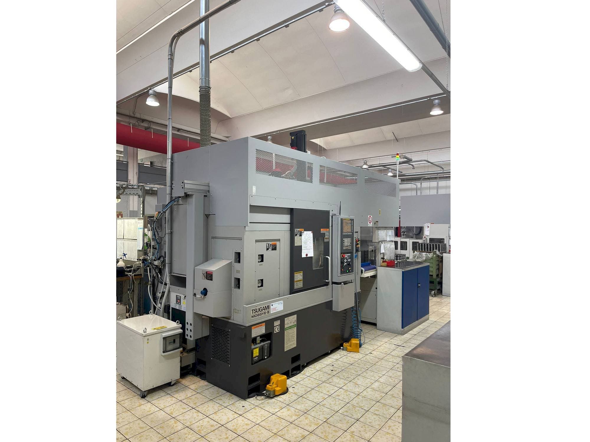 Vooraanzicht  van TSUGAMI M08SYE-II  machine