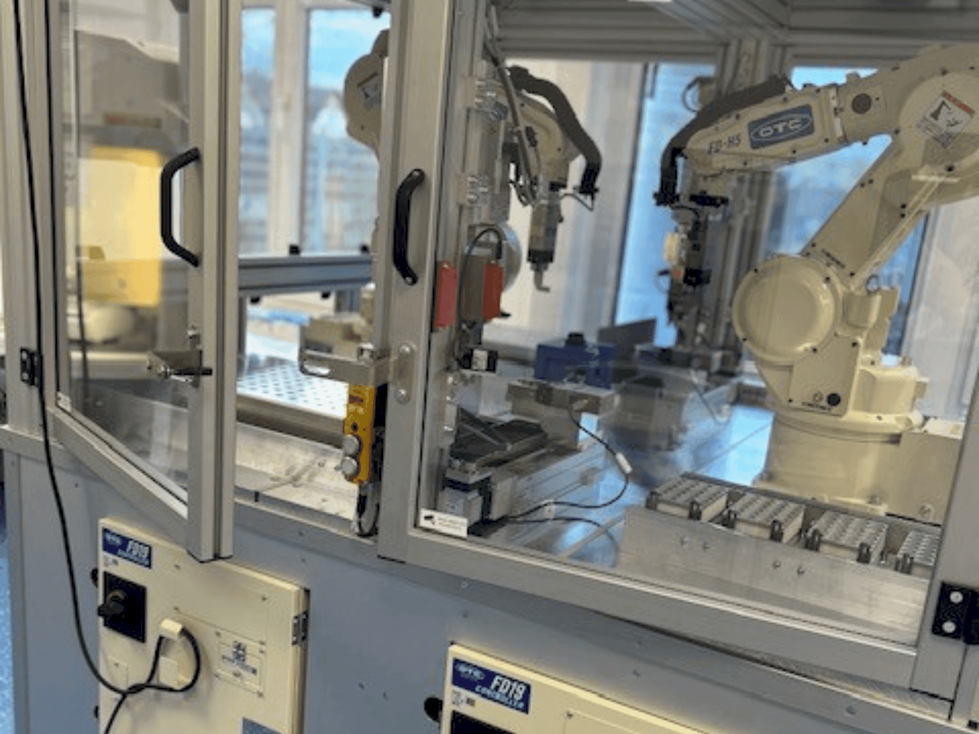 Vooraanzicht  van OTC Daihen NH52-NEFC  machine