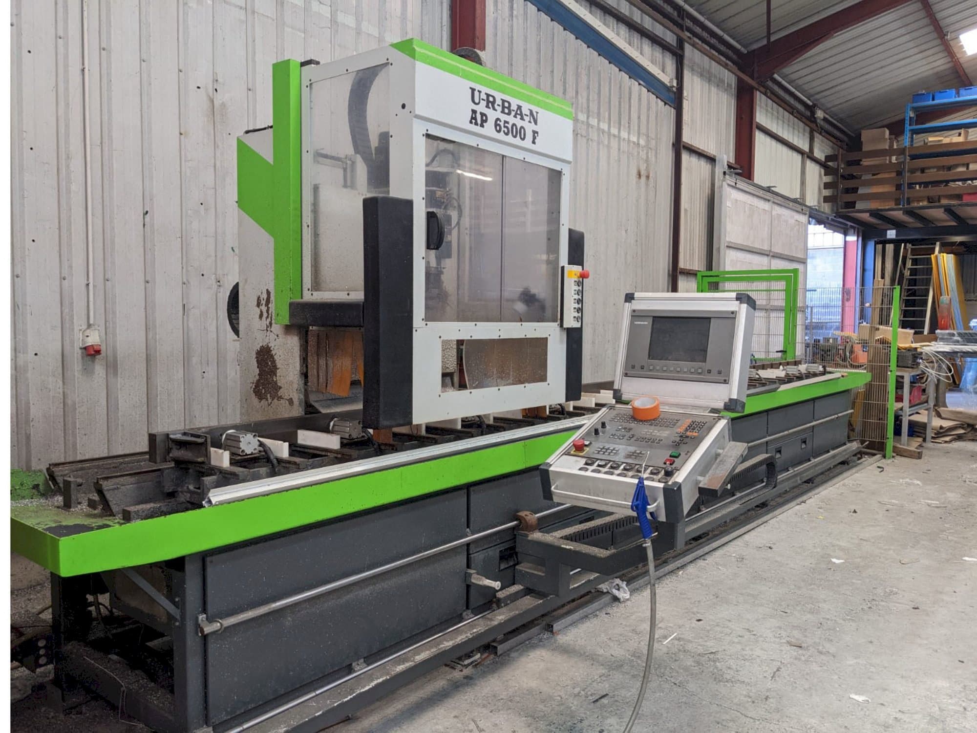 Vooraanzicht  van URBAN AP6500  machine