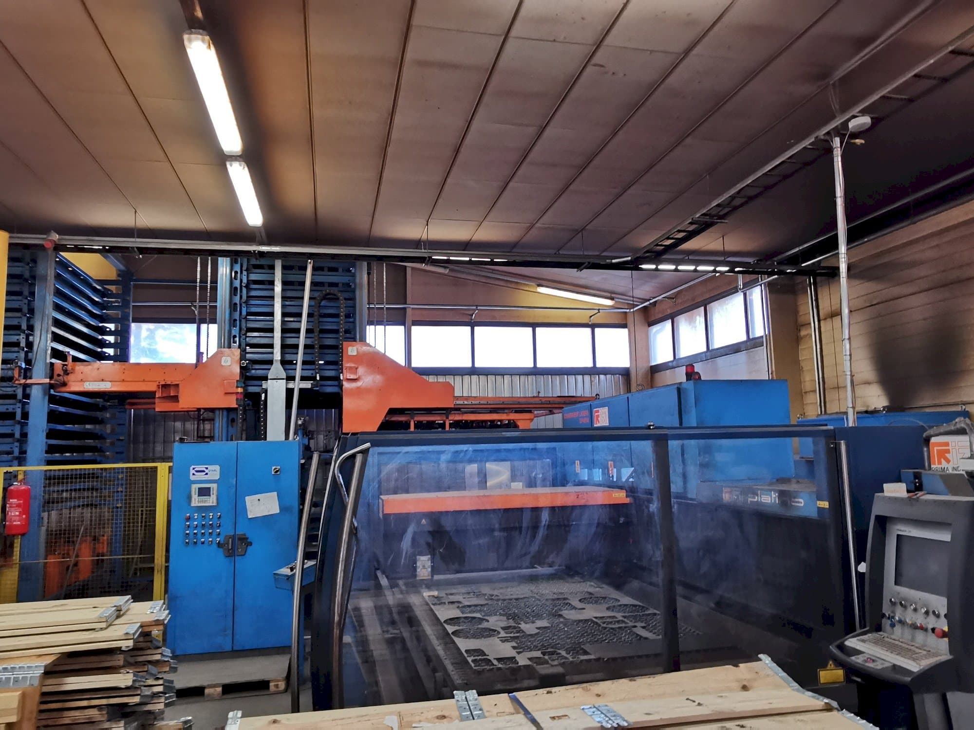 Vooraanzicht  van Prima Industrie Platino 1530  machine