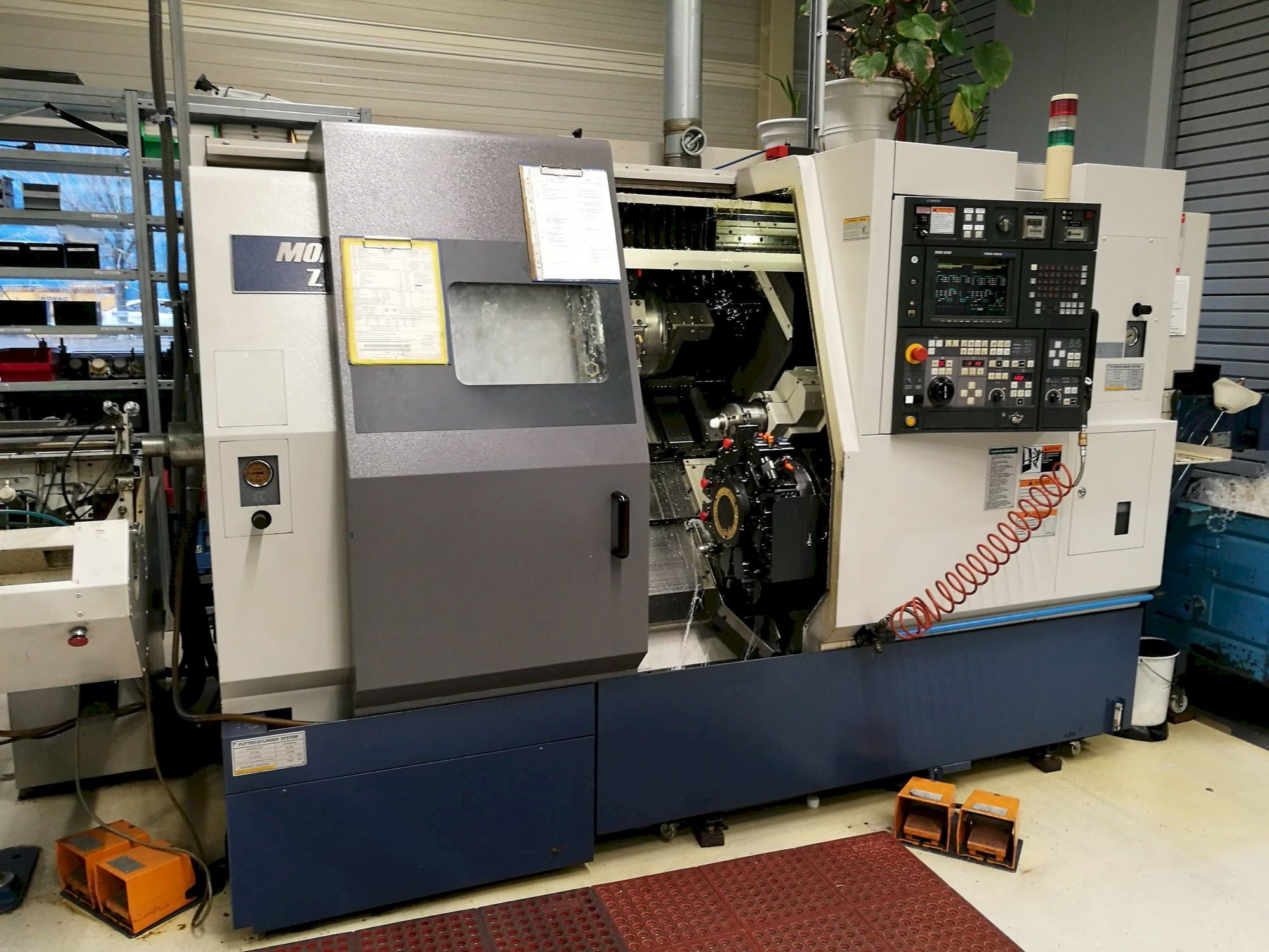 Vooraanzicht  van MORI SEIKI ZL 150 MSC  machine