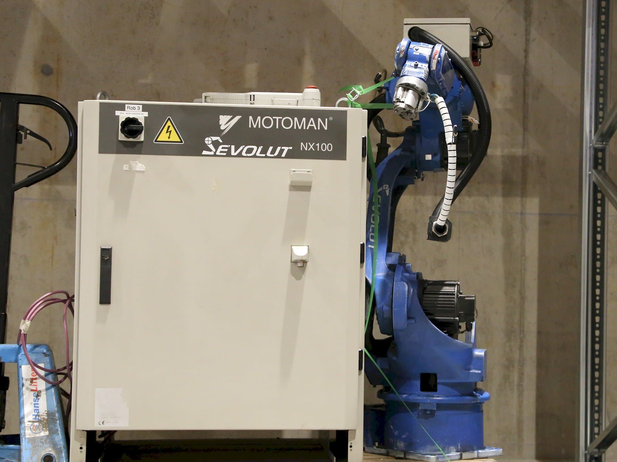 Vooraanzicht  van Yaskawa Motoman HP6  machine