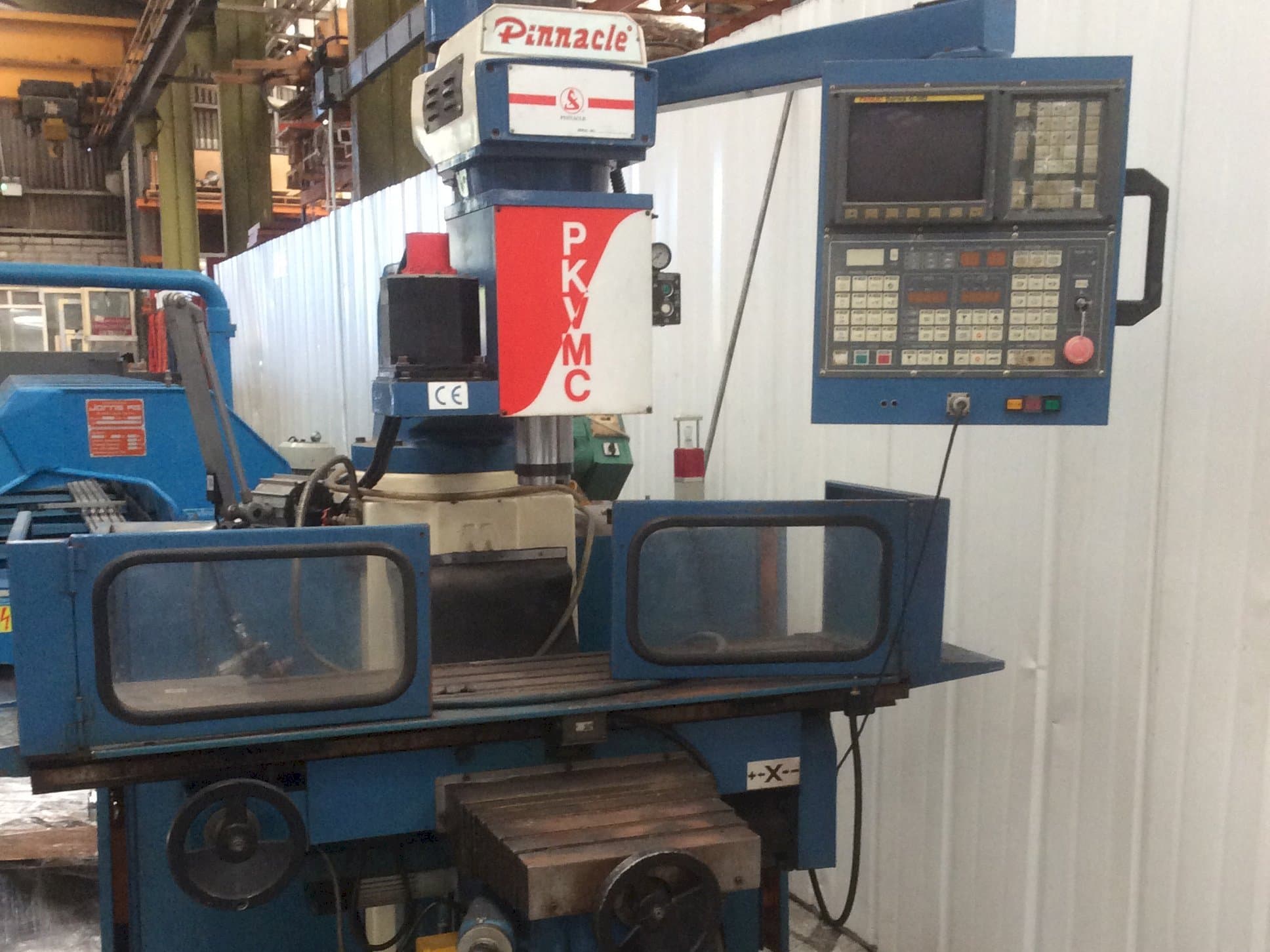 Vooraanzicht  van Pinnacle PKVMC  machine