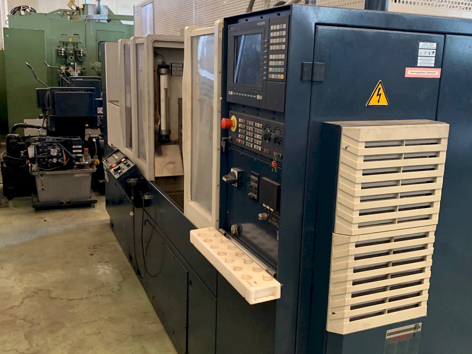 Vooraanzicht  van SPINNER PD 48  machine