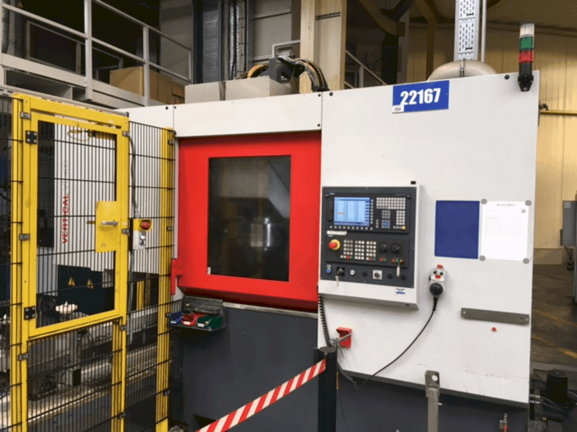 Vooraanzicht  van EMCO VT 400  machine