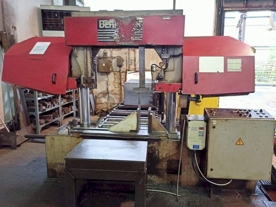 Vooraanzicht  van Behringer HBP 530  machine