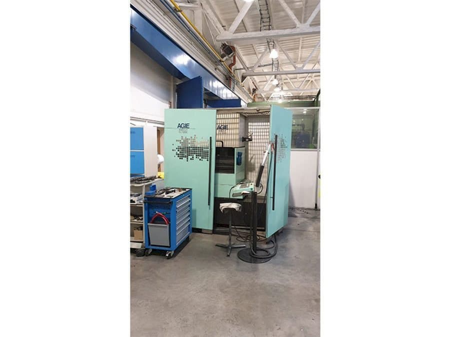 Vooraanzicht  van AGIE Agiecut Classic 3  machine