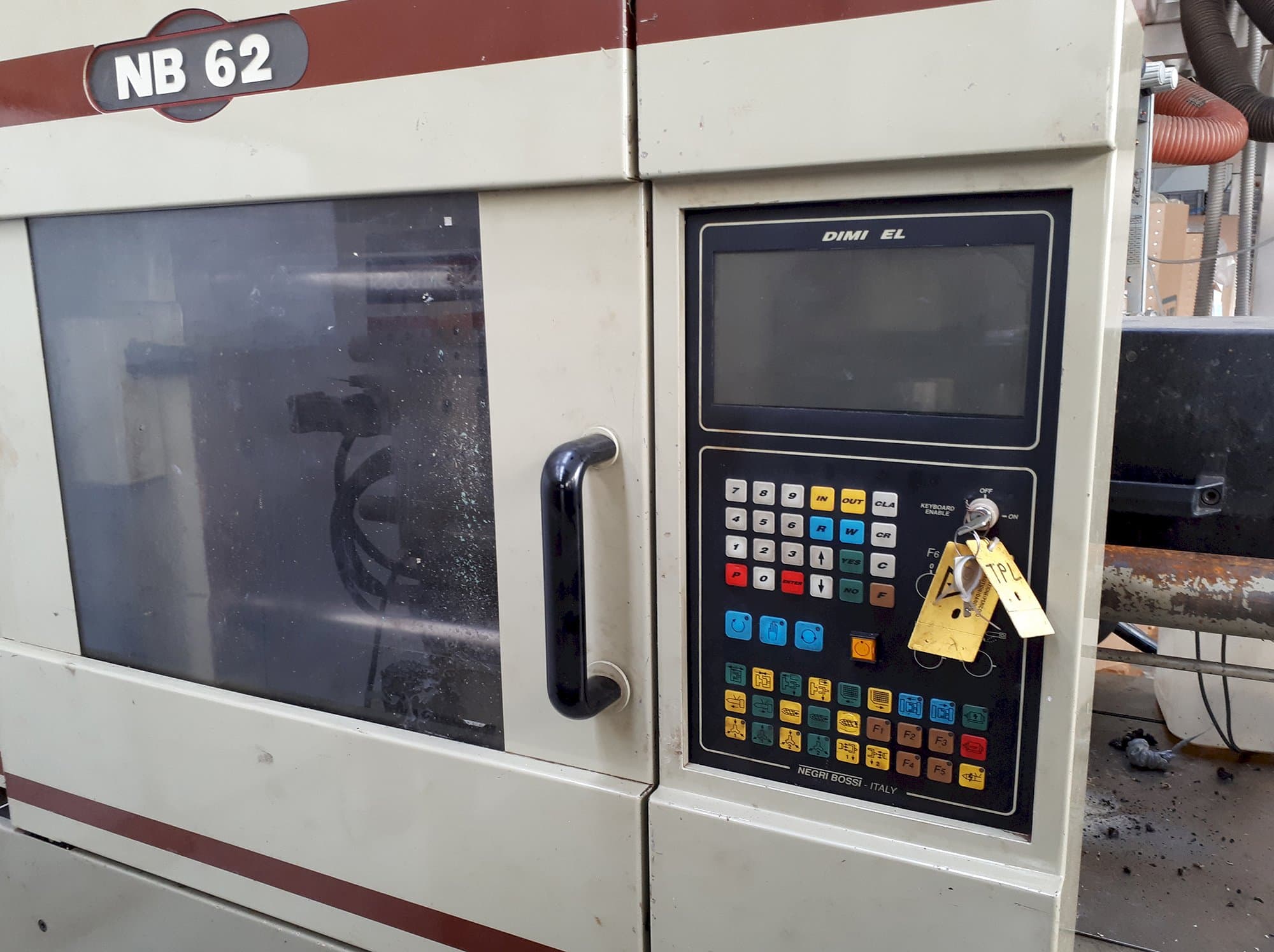 Recht aanzicht  van Negri Bossi NB 62 machine