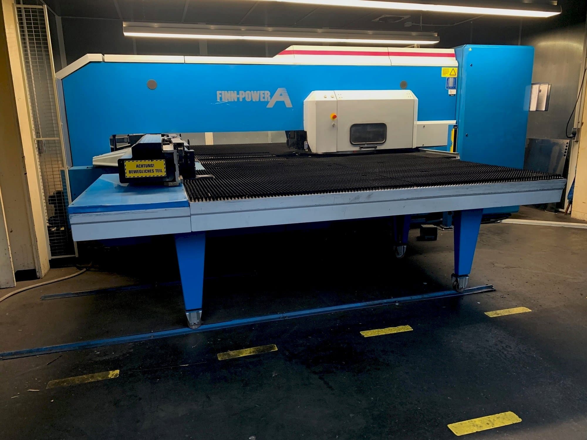 Vooraanzicht  van Finn-Power A5 SV  machine