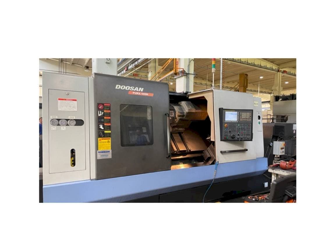 Vooraanzicht  van Doosan PUMA 480 MB  machine