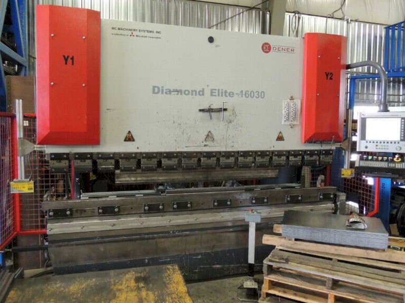 Vooraanzicht  van Mitsubishi Dener Diamond Elite 16030  machine