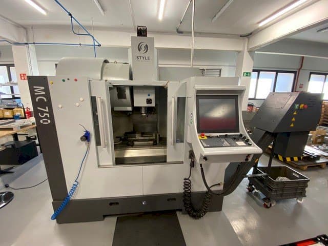 Vooraanzicht  van STYLE MC 750  machine