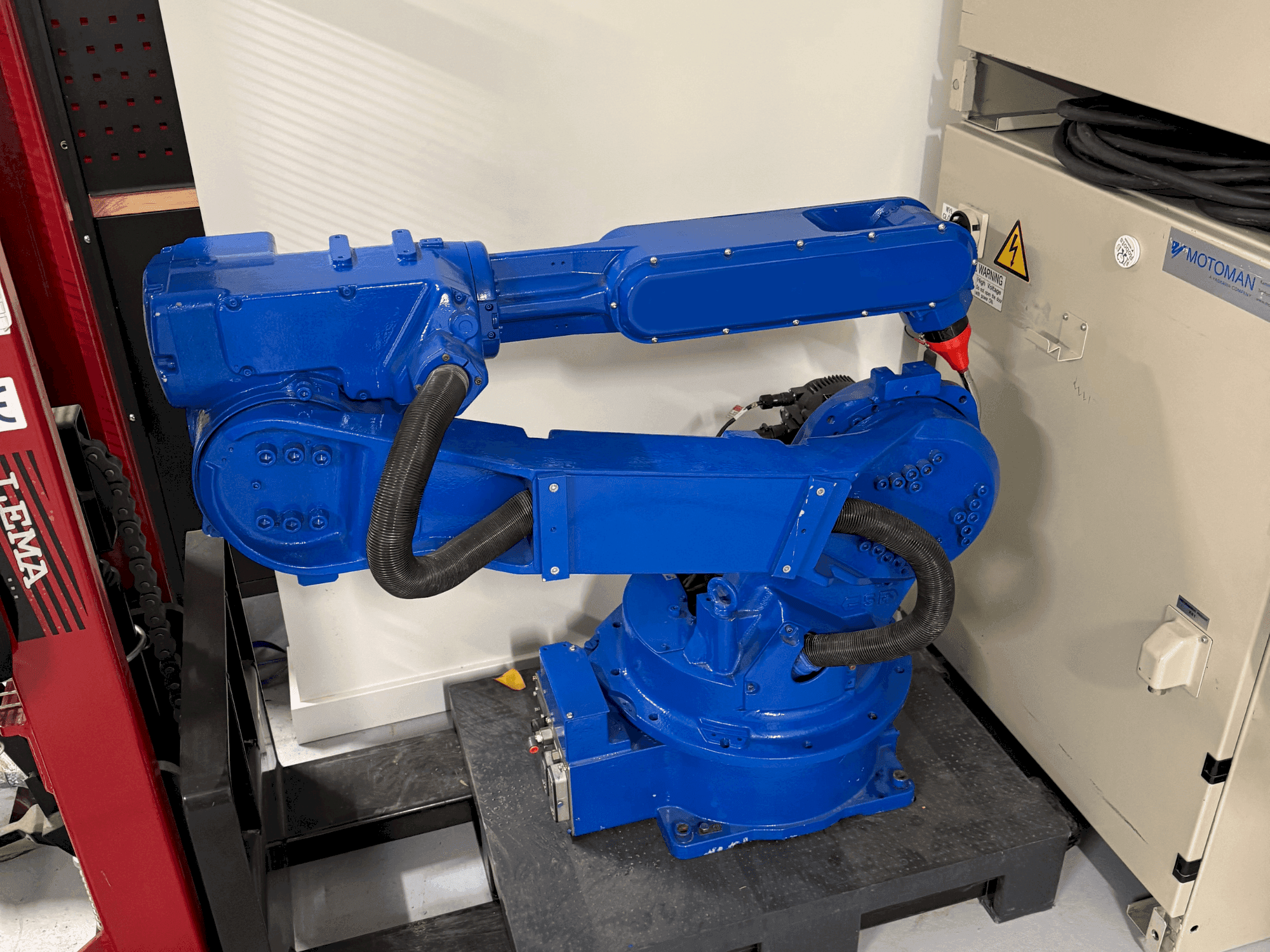 Vooraanzicht  van Yaskawa Motoman YR HP 20D  machine