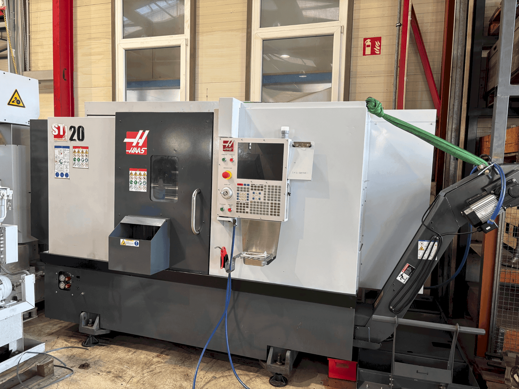 Vooraanzicht  van HAAS ST-20  machine